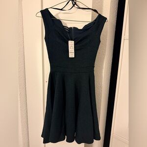 NWT Bebe Bottle Green Sweetheart Neckline Off- Shoulder Mini Dress